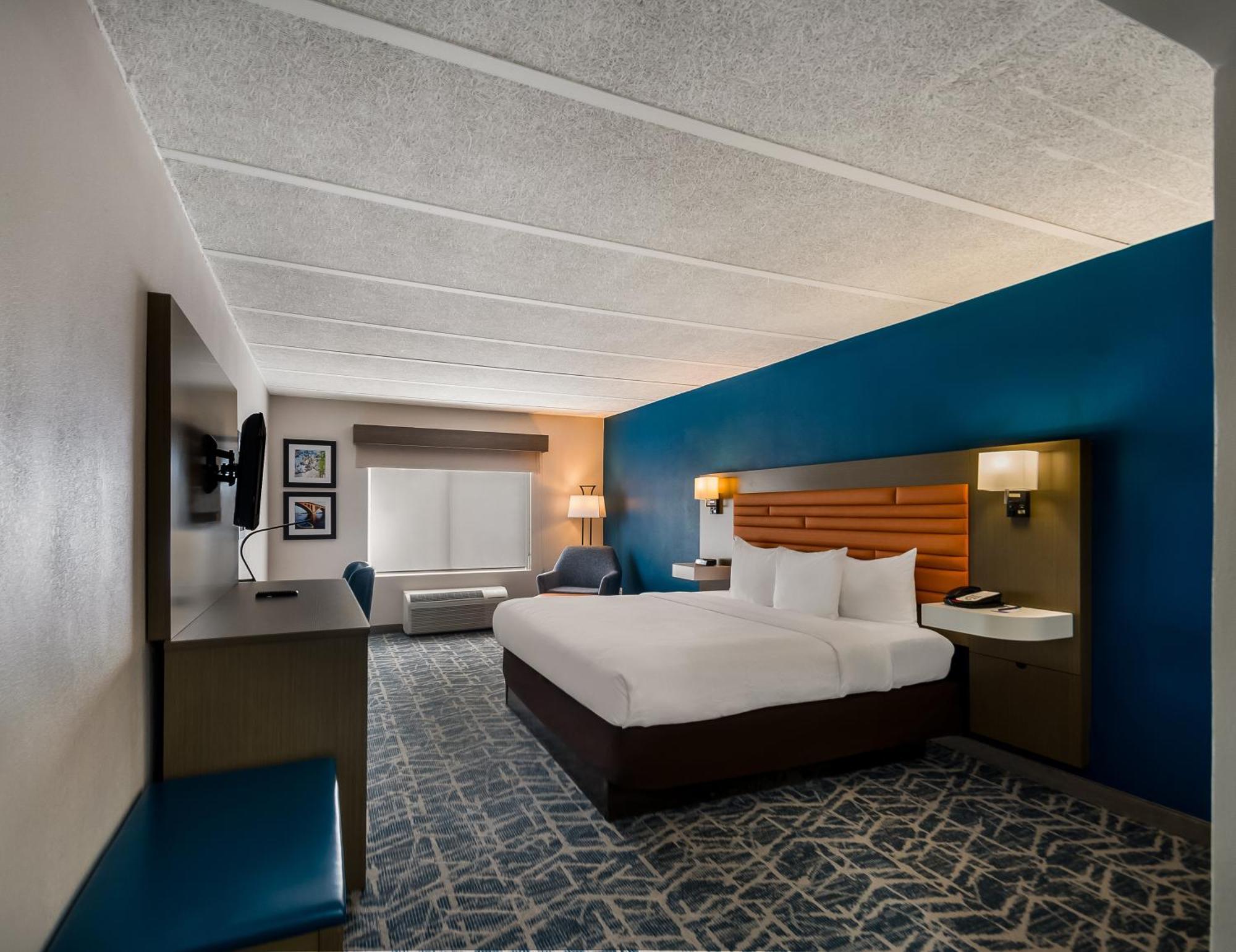 Comfort - Tysons Corner 3*